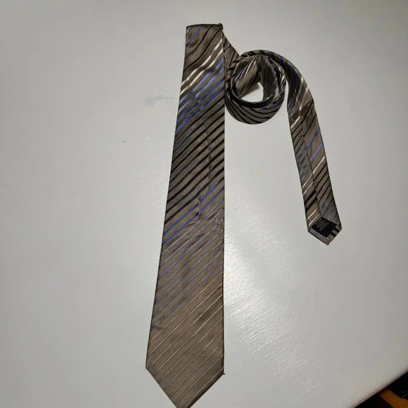 Van Heusen Men’s 100% Silk Tie Blue, black, silver stripes - Picture 2 of 4